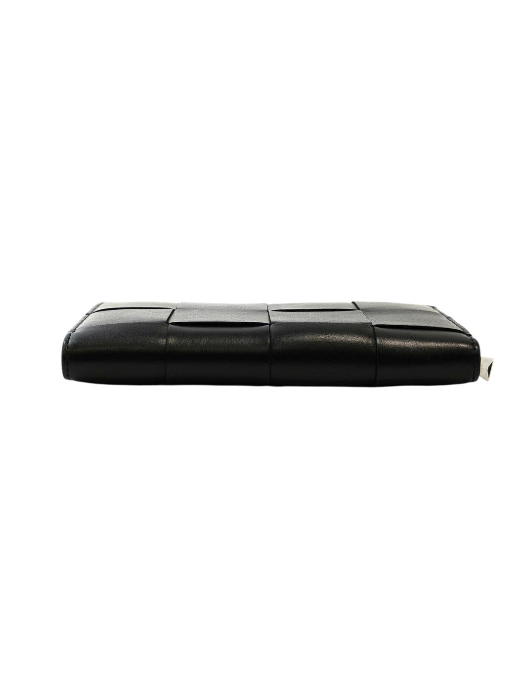 BOTTEGA VENETA Maxi Intrecciato Cassette Long Wallet Black Control Number: 11823