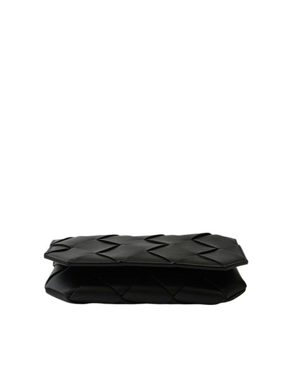 BOTTEGA VENETA Cassette Maxi Intrecciato Shoulder Bag Black Management Number: 11848