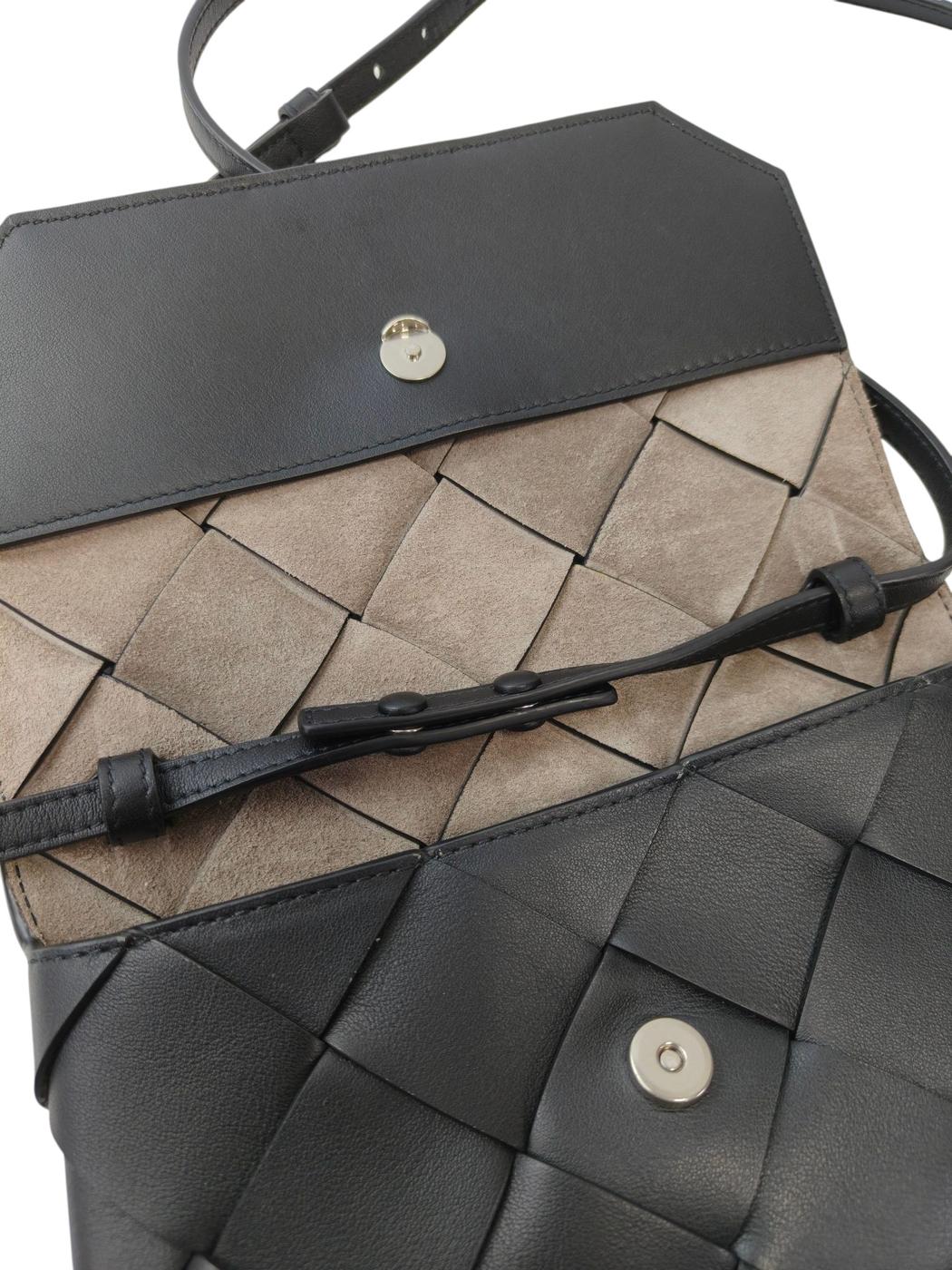 BOTTEGA VENETA Cassette Maxi Intrecciato Shoulder Bag Black Management Number: 11848