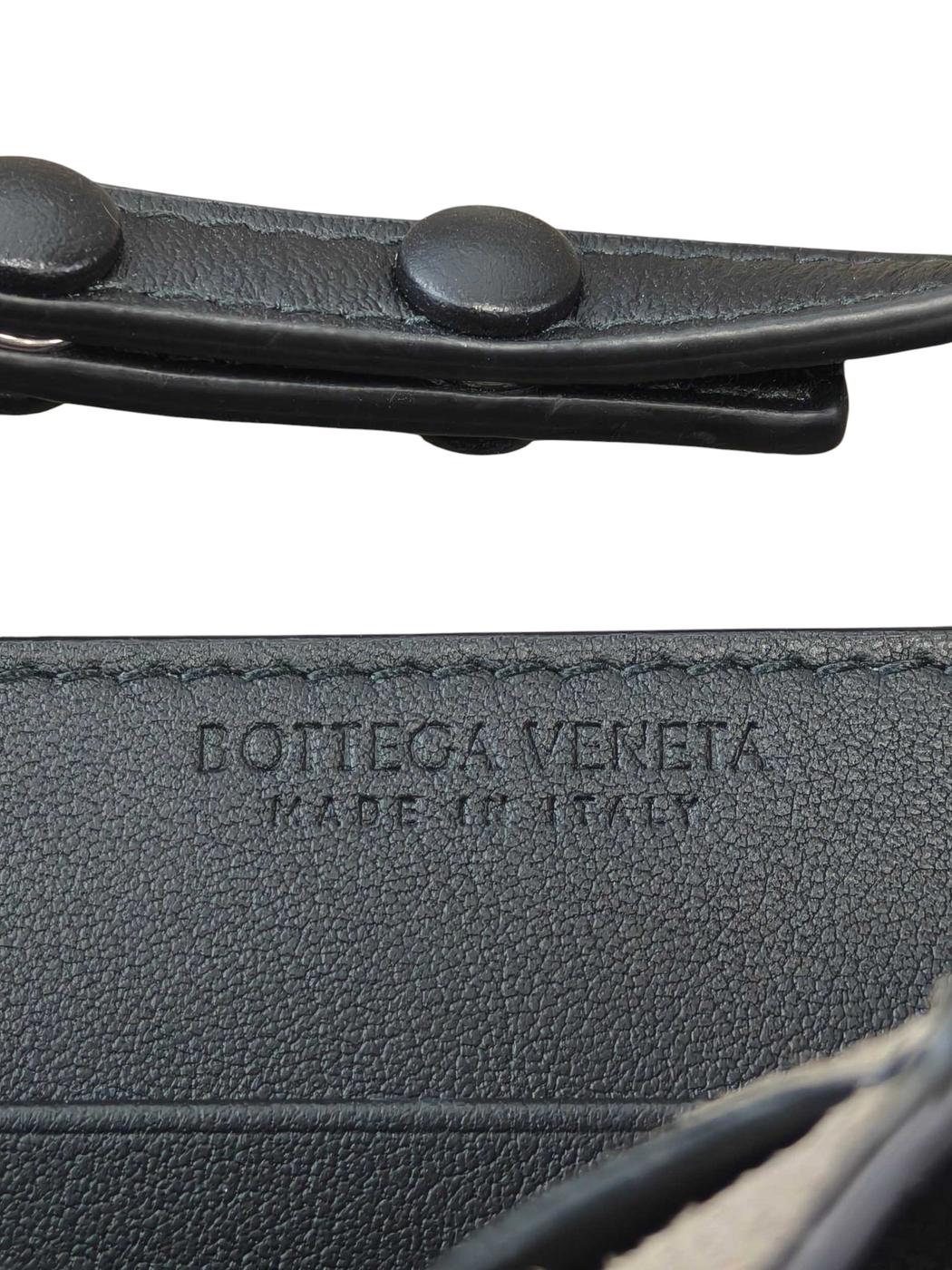 BOTTEGA VENETA Cassette Maxi Intrecciato Shoulder Bag Black Management Number: 11848