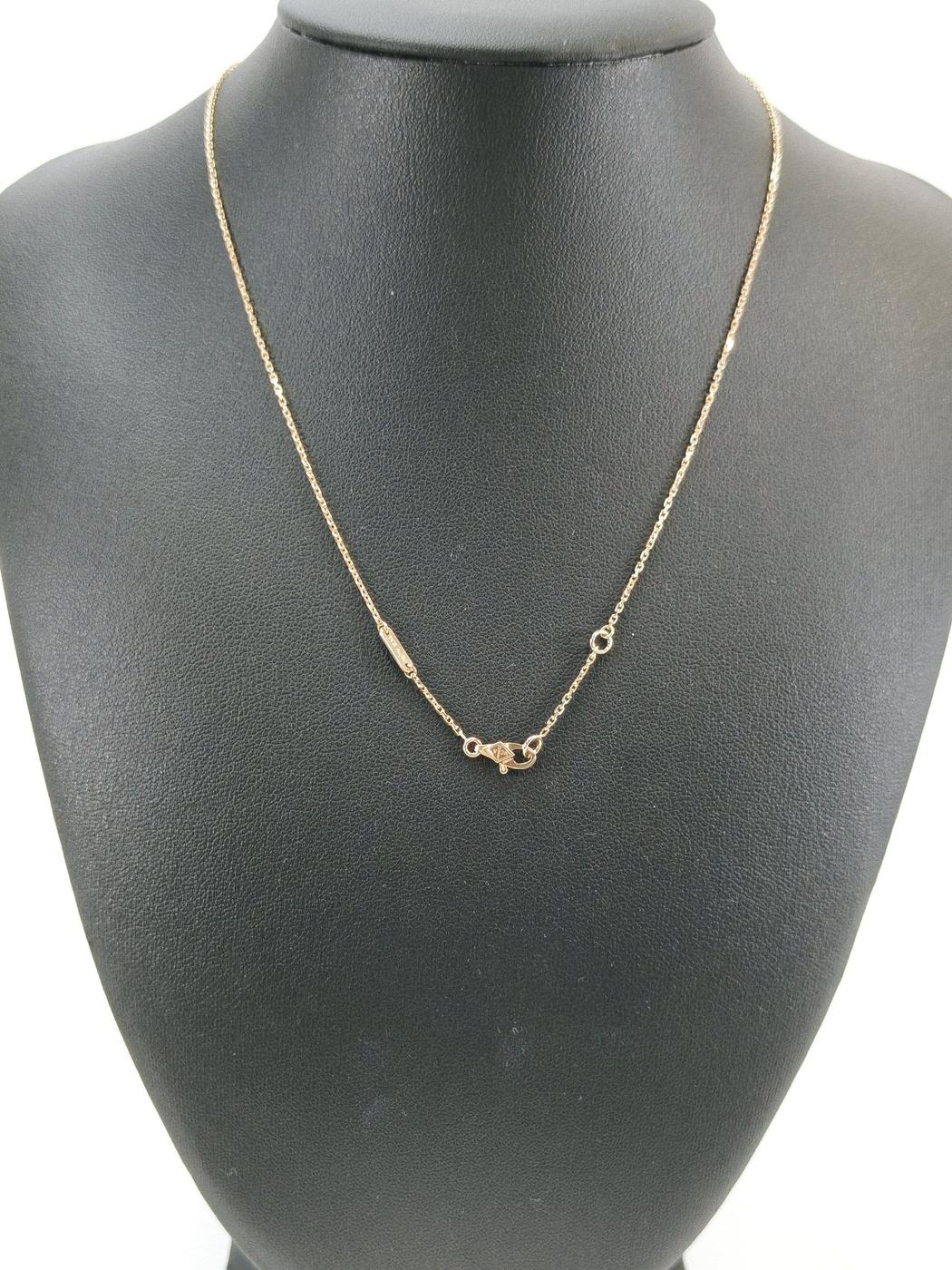 梵克雅宝 (Van Cleef &amp; Arpels) Sweet Alhambra 18K 白金吊坠项链。参考编号：9877。